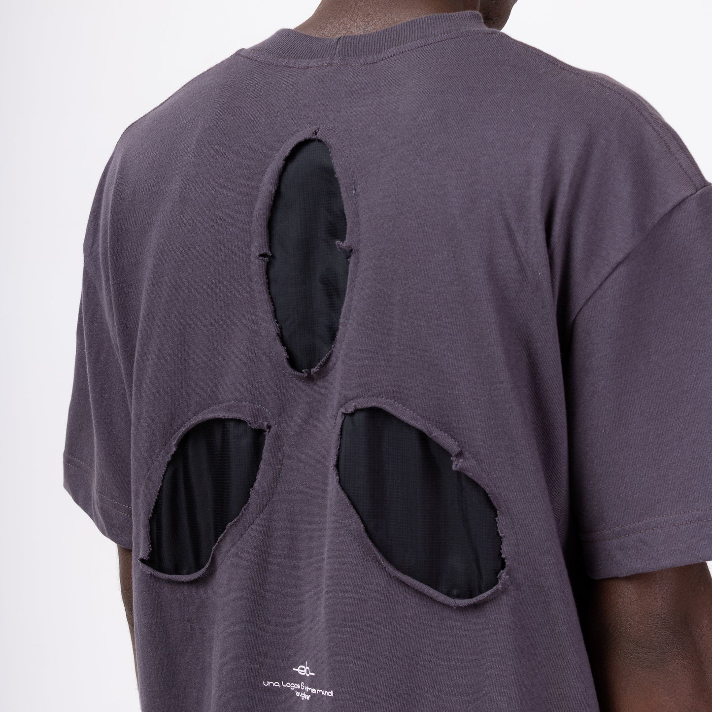 CAMISETA OVERSIZED “IDENTIDADE”