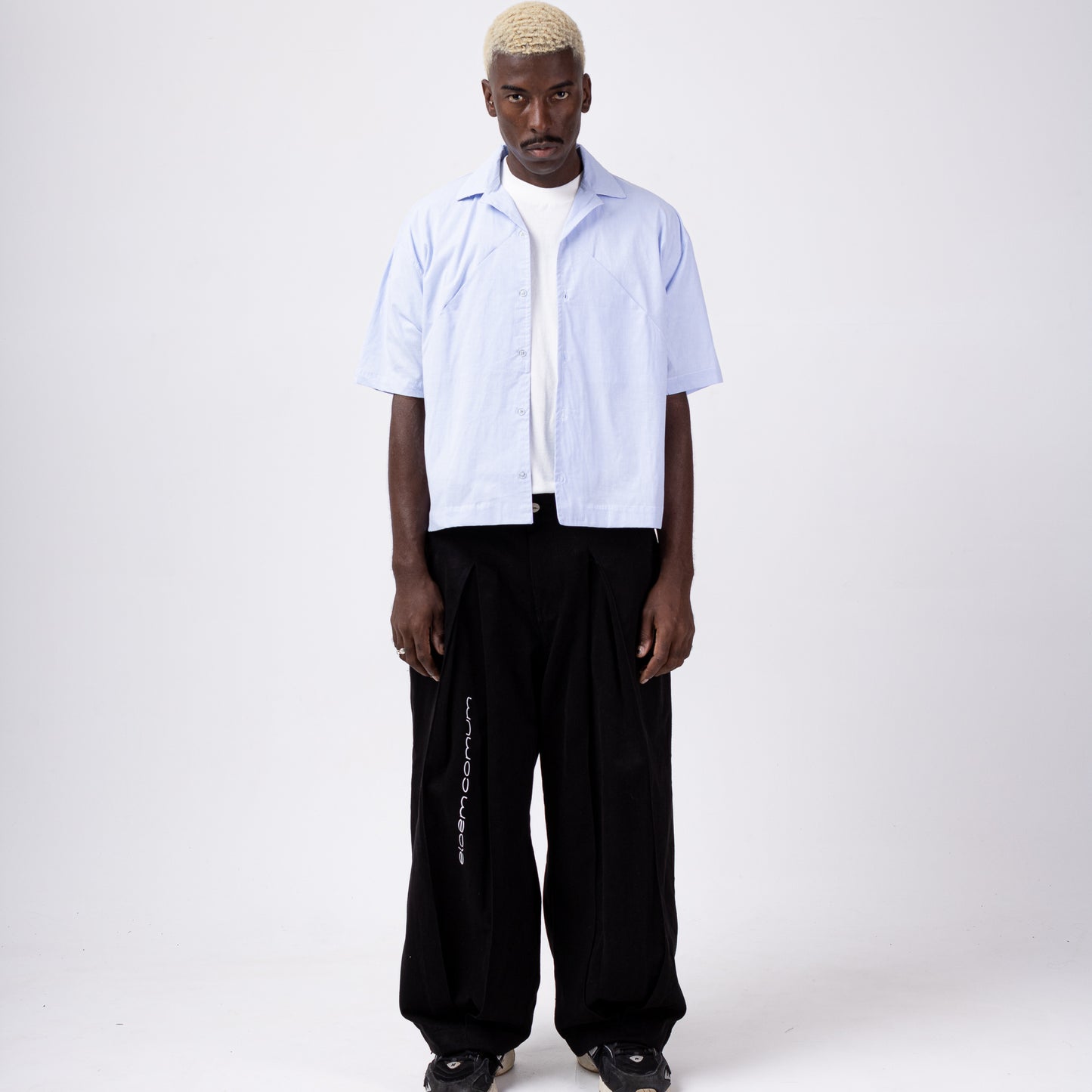 CAMISETA BOX BOTÃO “FOLD”