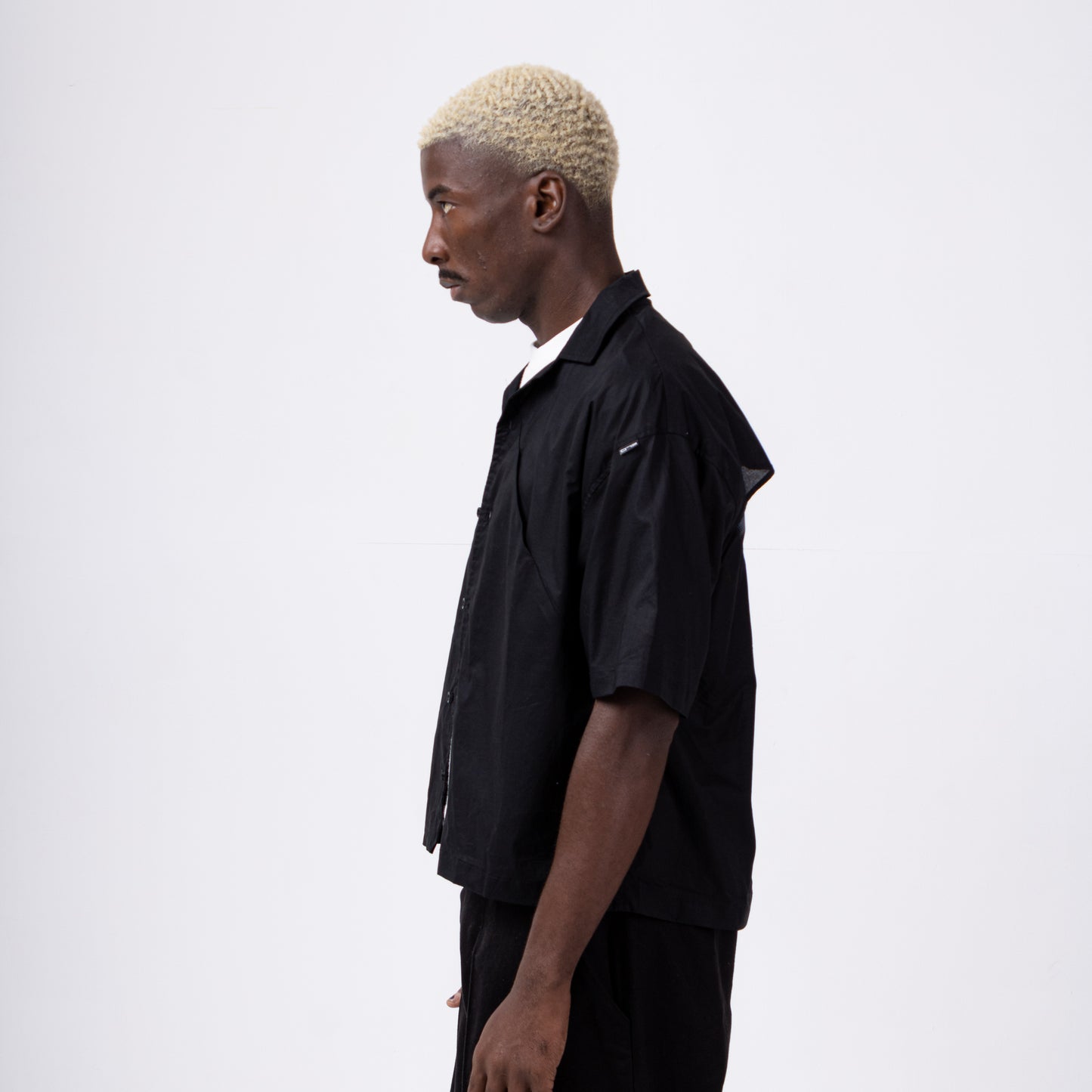 CAMISETA BOX BOTÃO “FOLD”