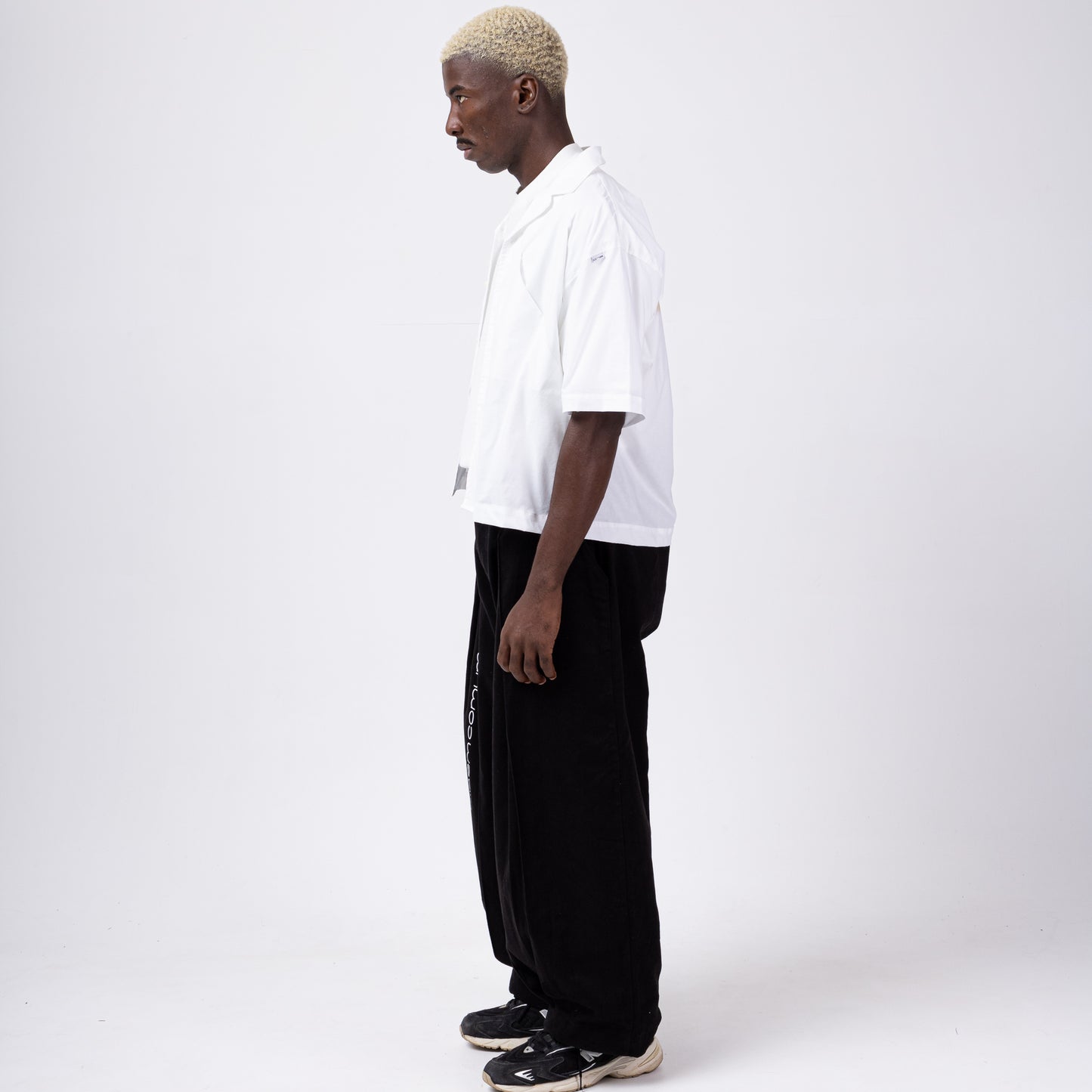 CAMISETA BOX BOTÃO “FOLD”