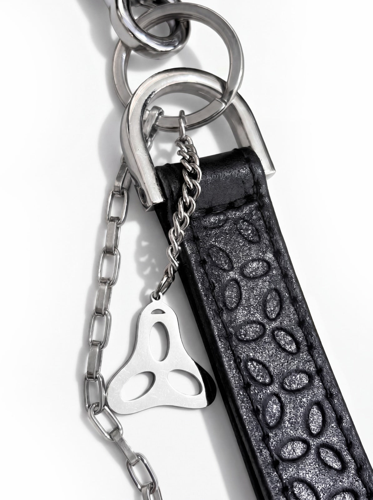 CHAVEIRO "LEATHER"