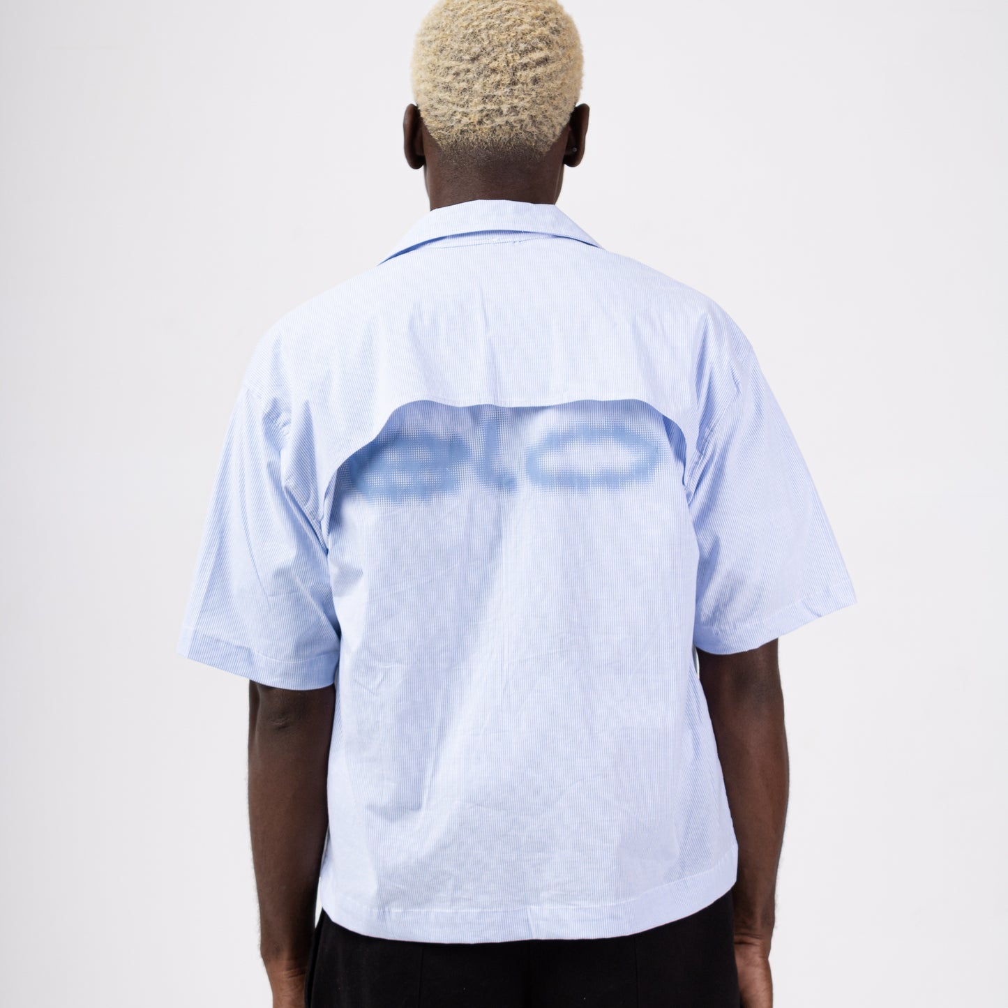 CAMISETA BOX  BOTÃO “FOLD”