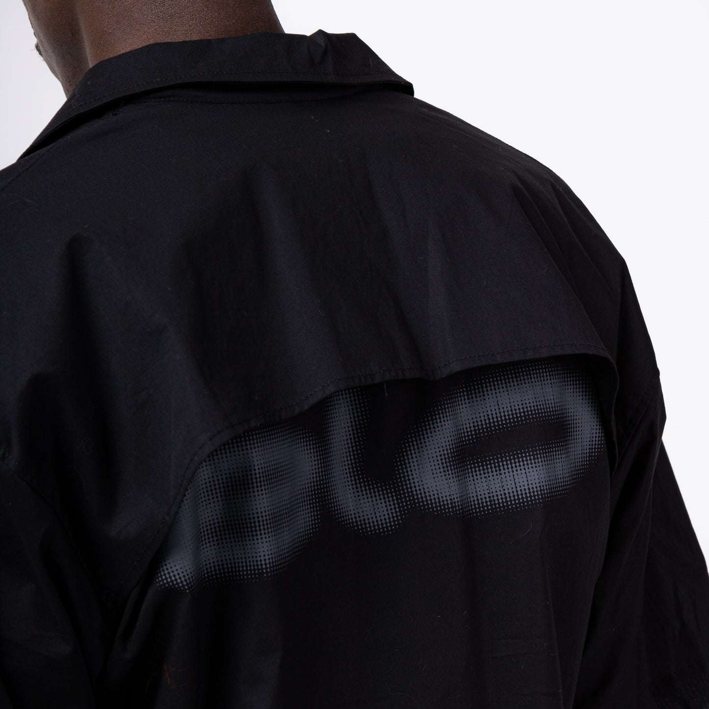 CAMISETA BOX  BOTÃO “FOLD”